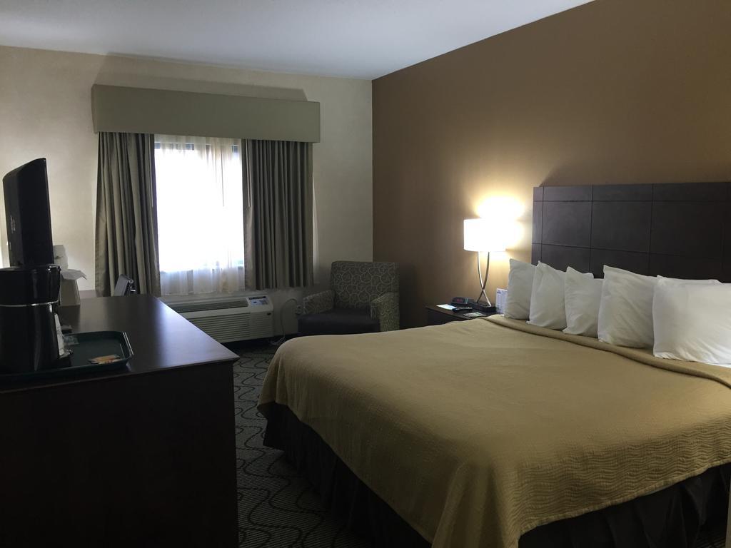 Days Inn By Wyndham Columbia Mall Grand Forks Exterior photo