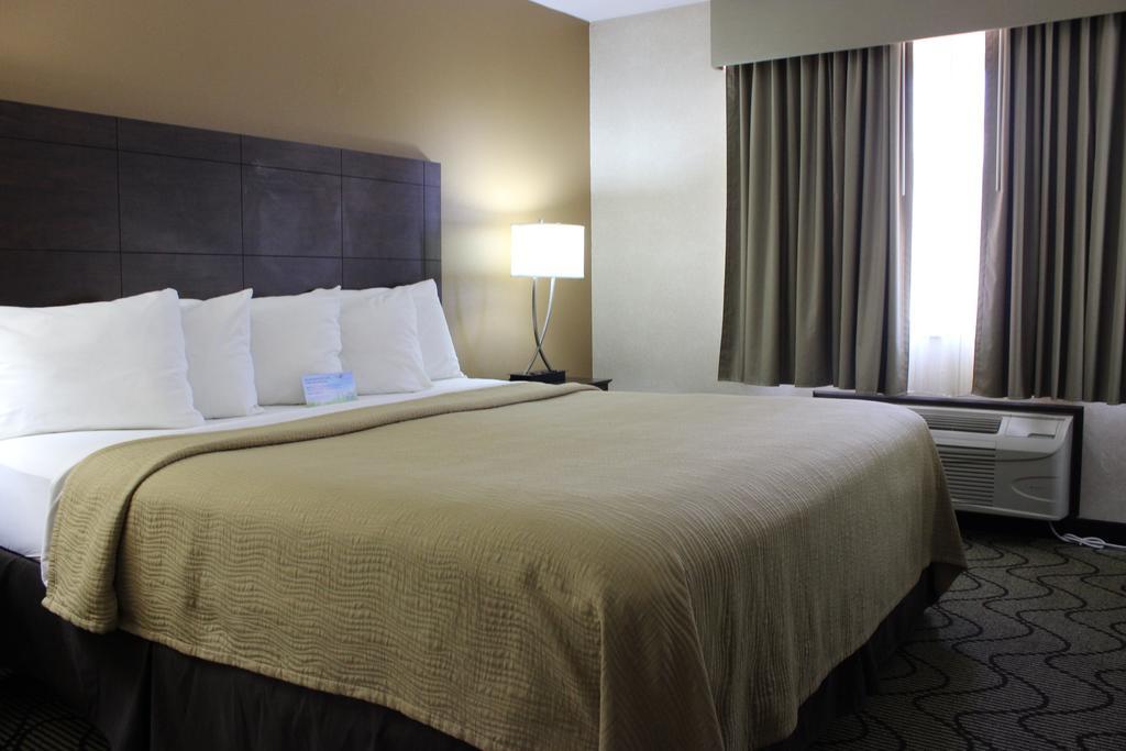 Days Inn By Wyndham Columbia Mall Grand Forks Exterior photo